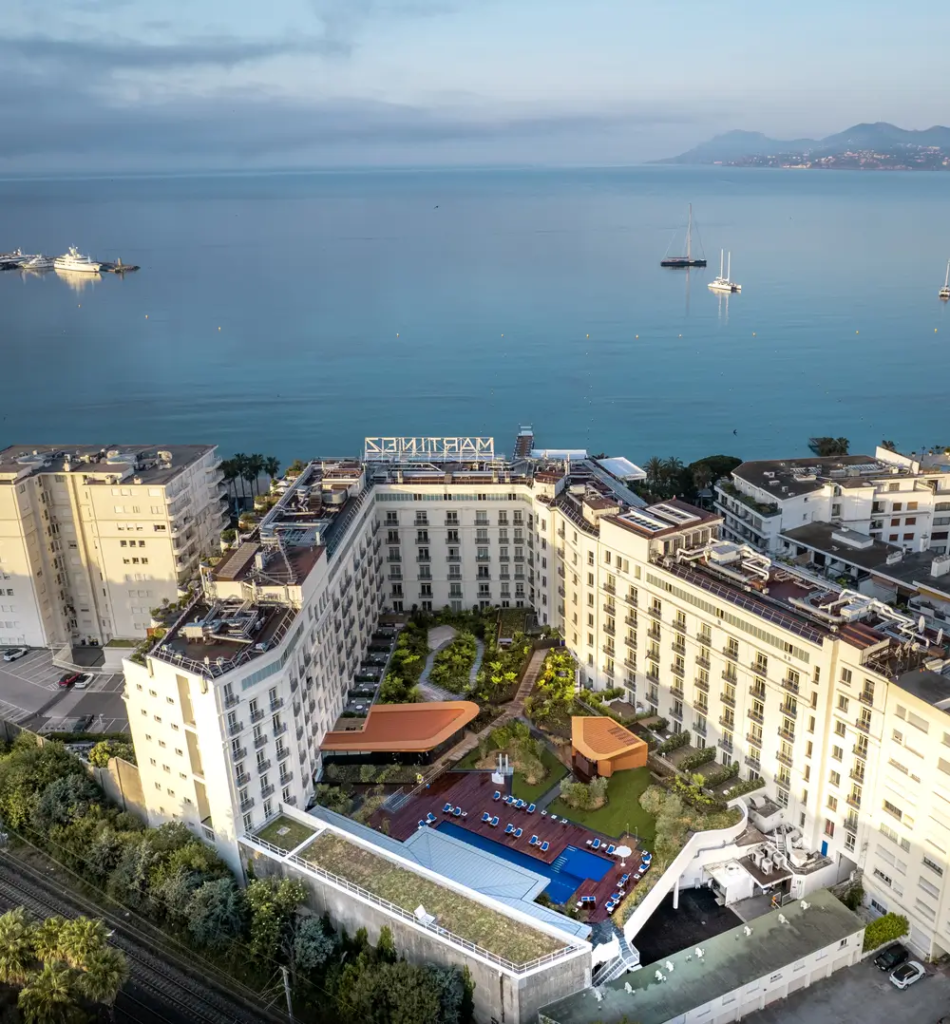 2- SAS Constellation Hôtel Martinez-Hyatt  l&rsquo;oasis du martinez Cannes